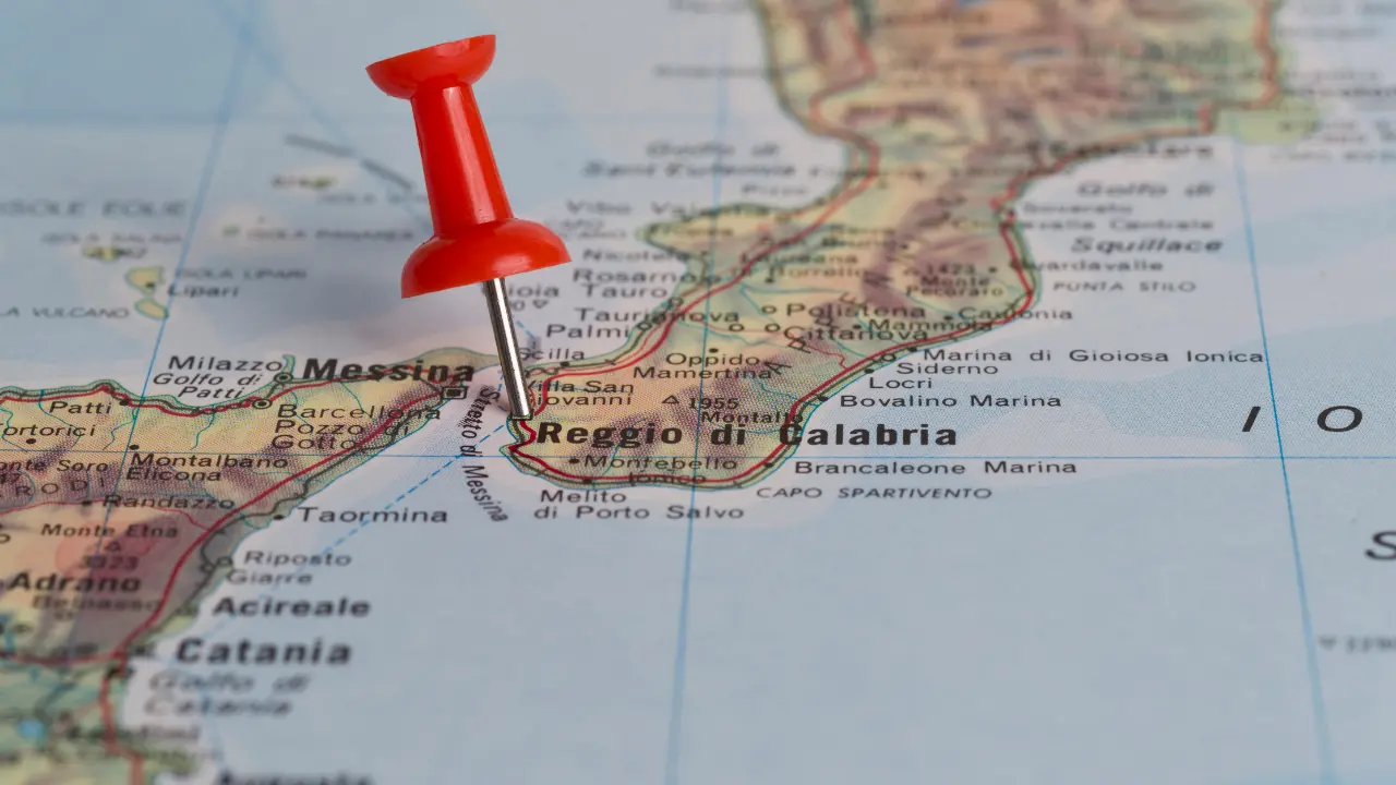 La Calabria bloccata dai vecchi schemi: serve una svolta vera per scrivere il futuro