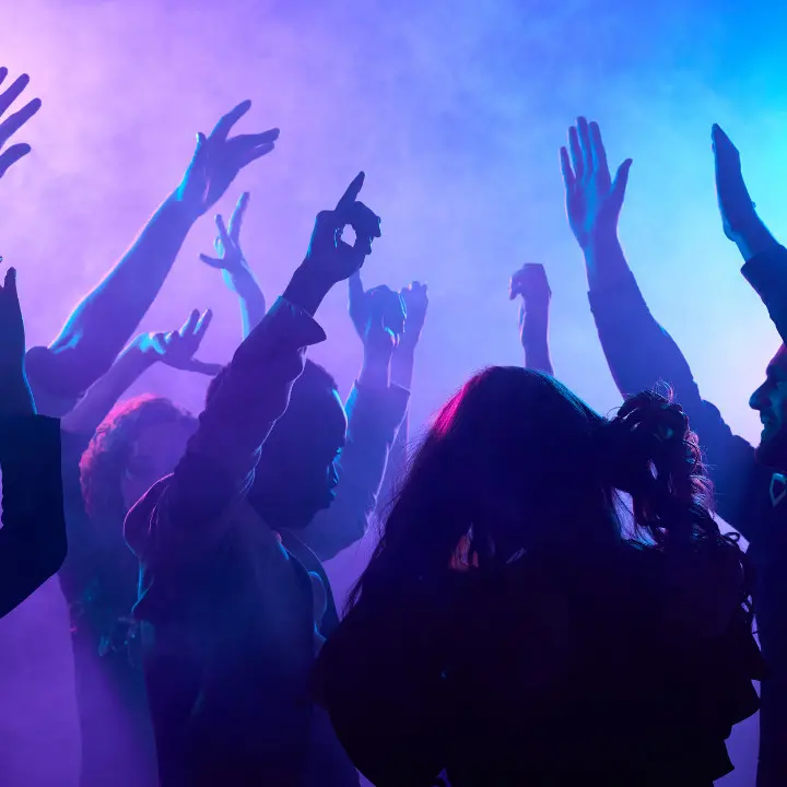 Strage di Capodanno, si innalza l’asticella dei controlli nei locali:\u00A0«Rigide verifiche su materiali ignifughi e capienza»\n