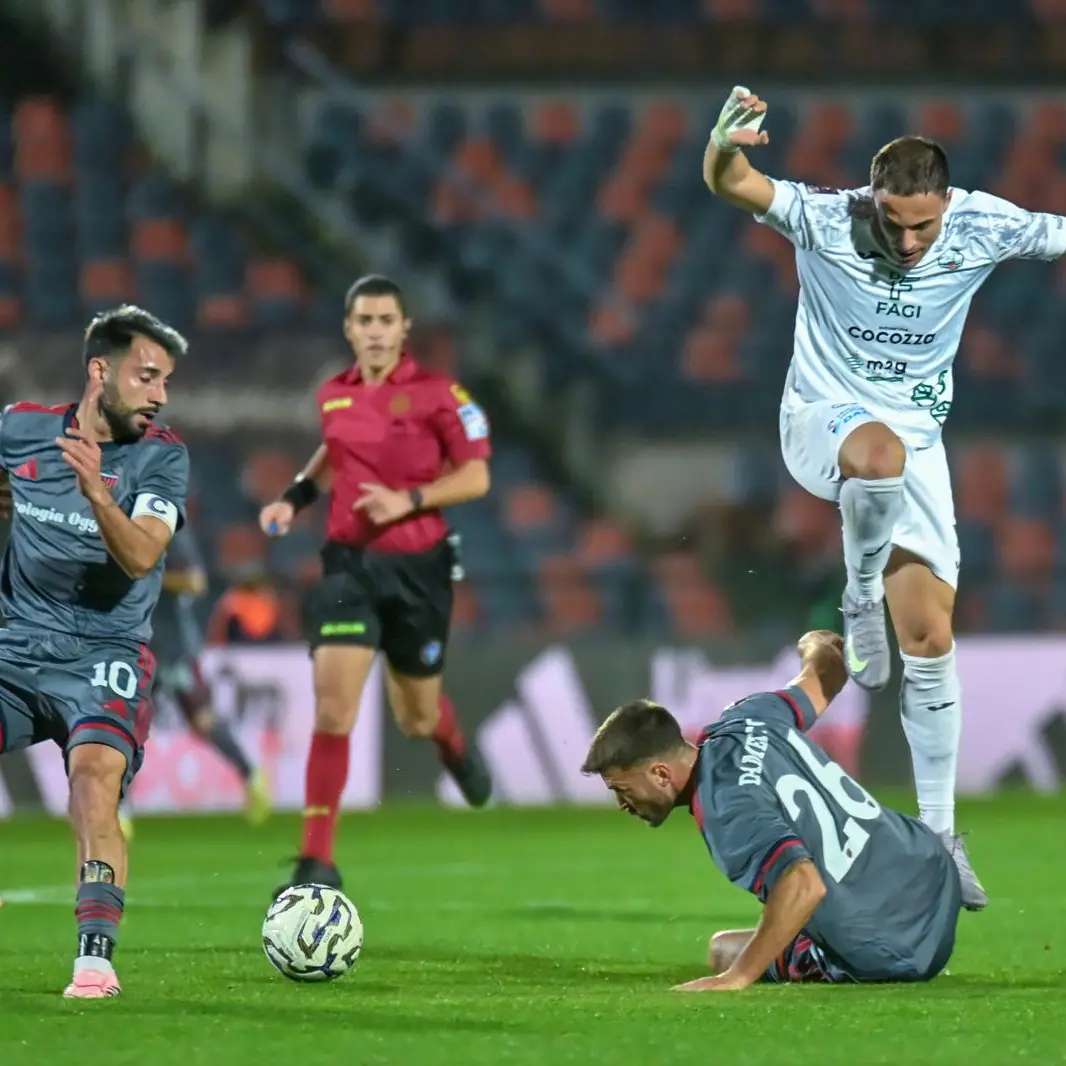 Cosenza, il Monopoli passa al “Marulla”. I pugliesi sono la “bestia nera” dei Lupi della Sila\n