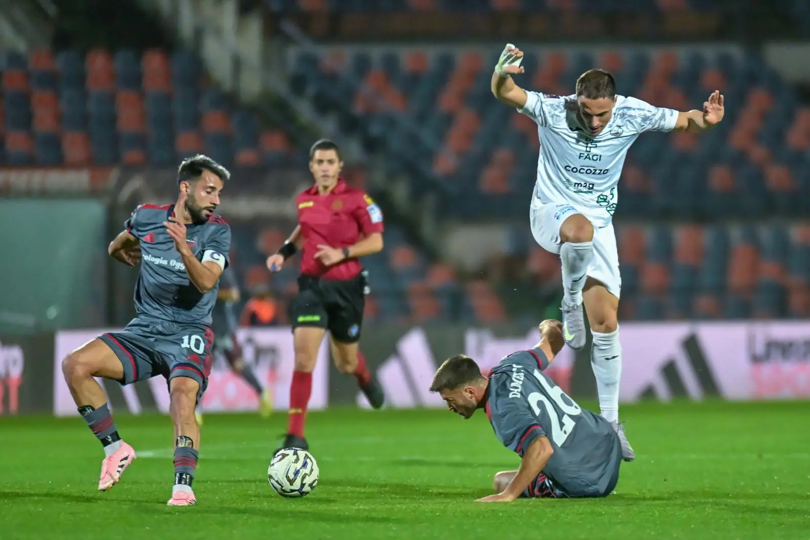 Cosenza, il Monopoli passa al “Marulla”. I pugliesi sono la “bestia nera” dei Lupi della Sila\n