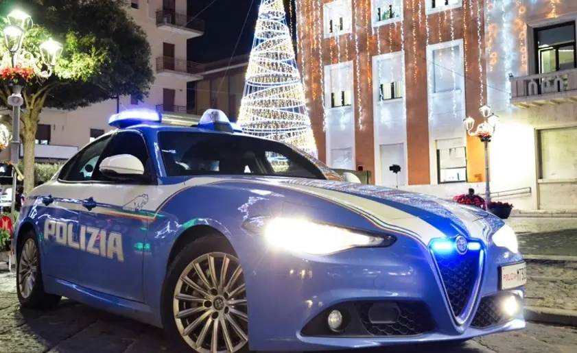 Minacciava i passanti con un\u00A0rasoio in pieno centro a Crotone: arrestato un\u00A0uomo\n