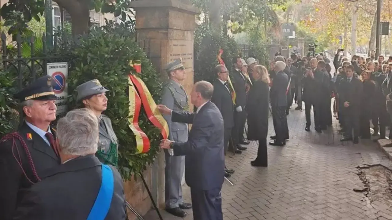 Un momento della commemorazione sul luogo del delitto