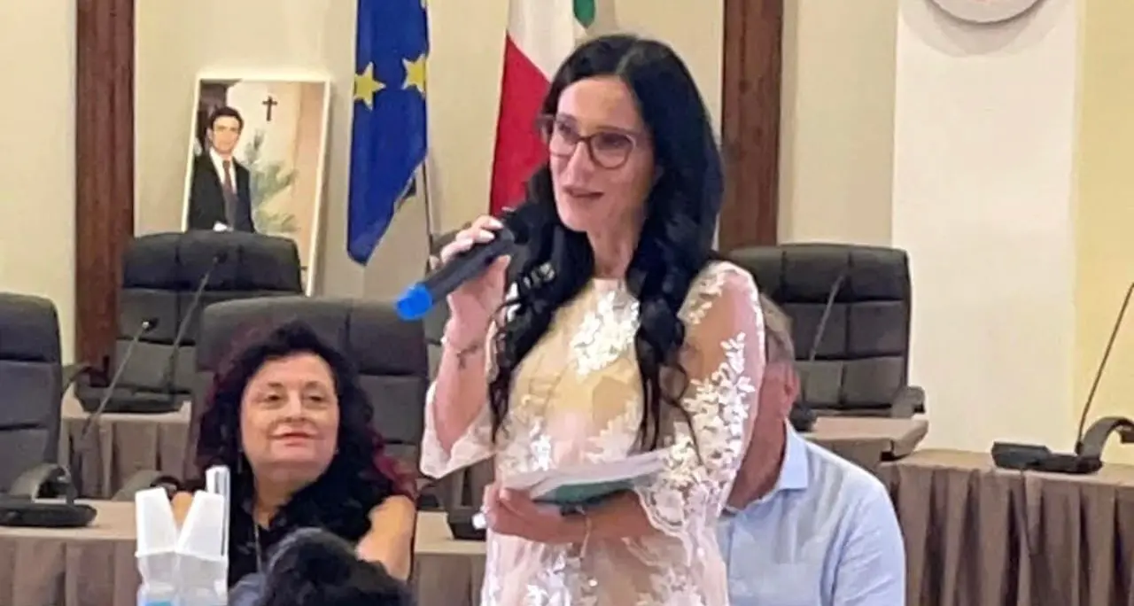 La letteratura si fa pedagogia con\u00A0Angela Giordano:\u00A0«Scrivo filastrocche per insegnare ai bambini ad ascoltare anche il dolore»\n