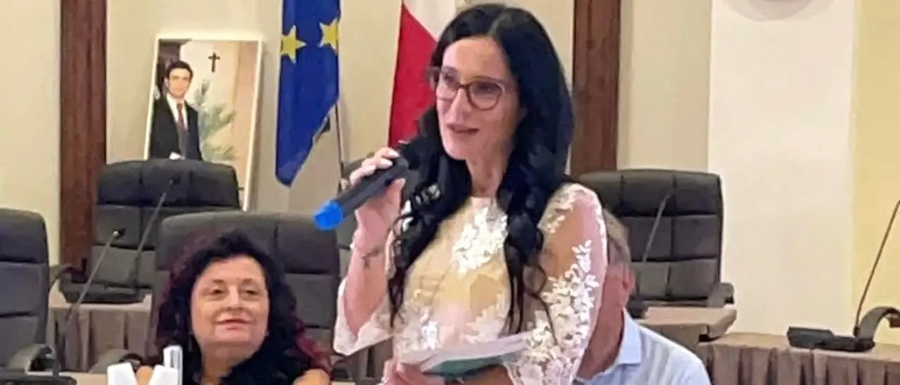 La letteratura si fa pedagogia con\u00A0Angela Giordano:\u00A0«Scrivo filastrocche per insegnare ai bambini ad ascoltare anche il dolore»\n