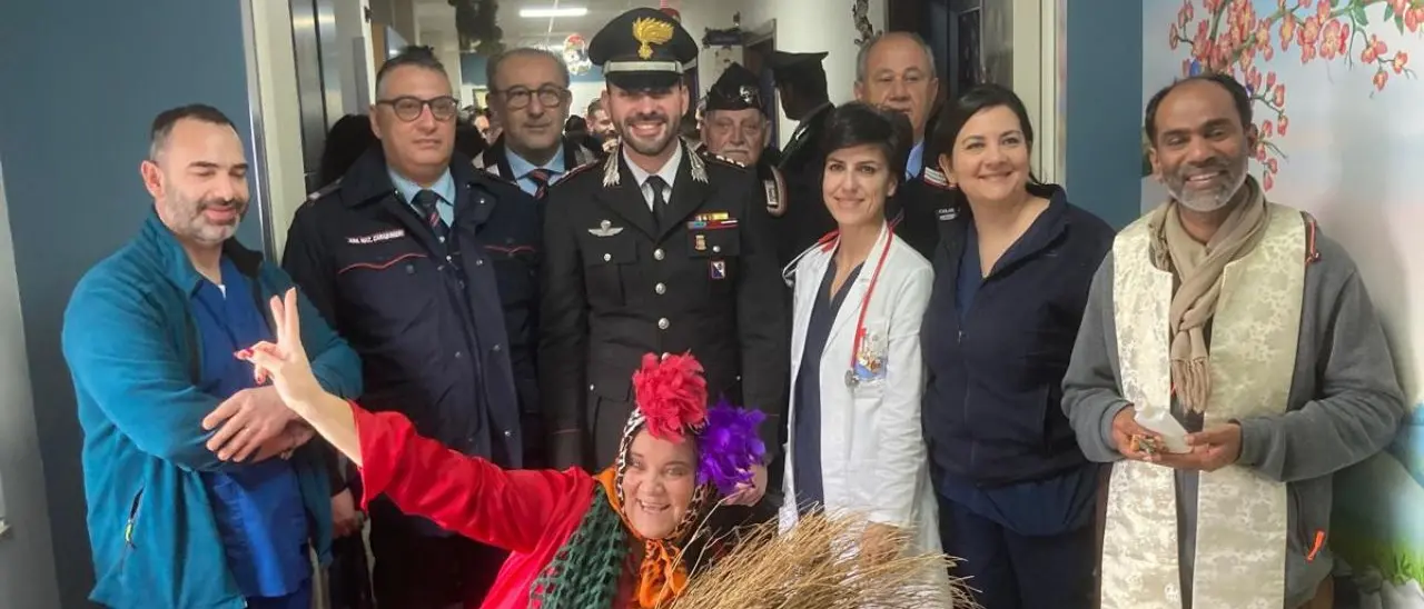 Epifania di solidarietà al reparto Pediatria dell’ospedale di Polistena: i Carabinieri regalano giochi e dolci ai bambini\n
