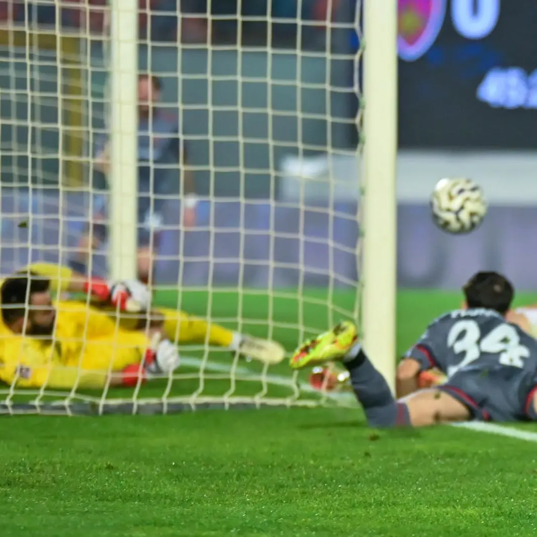 Cosenza, residui di cibo agli arbitri in dei cartoni: multe e squalifiche