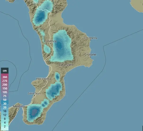Meteo Cosenza, dal pomeriggio probabili fiocchi di neve fino ai 600 metri. Venti forti sulla costa\n