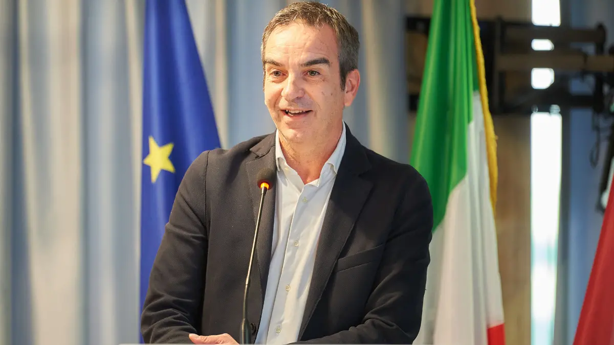 Occhiuto: «Forza Italia galleggia, Tajani? Ora serve rilanciare». E sul congresso: «Non escludo una mia candidatura»