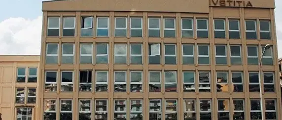 Era stato accoltellato per un parcheggio condominiale, otto indagati per il tentato omicidio di un 26enne a Lamezia\n