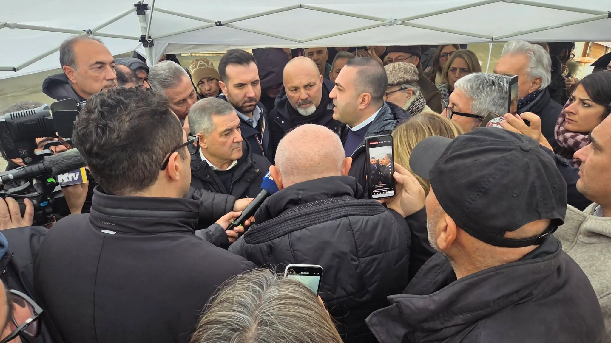 Cannizzaro a Polistena: «Qui per portare una soluzione concreta. Emendamento al Milleproroghe per garantire i medici»\n