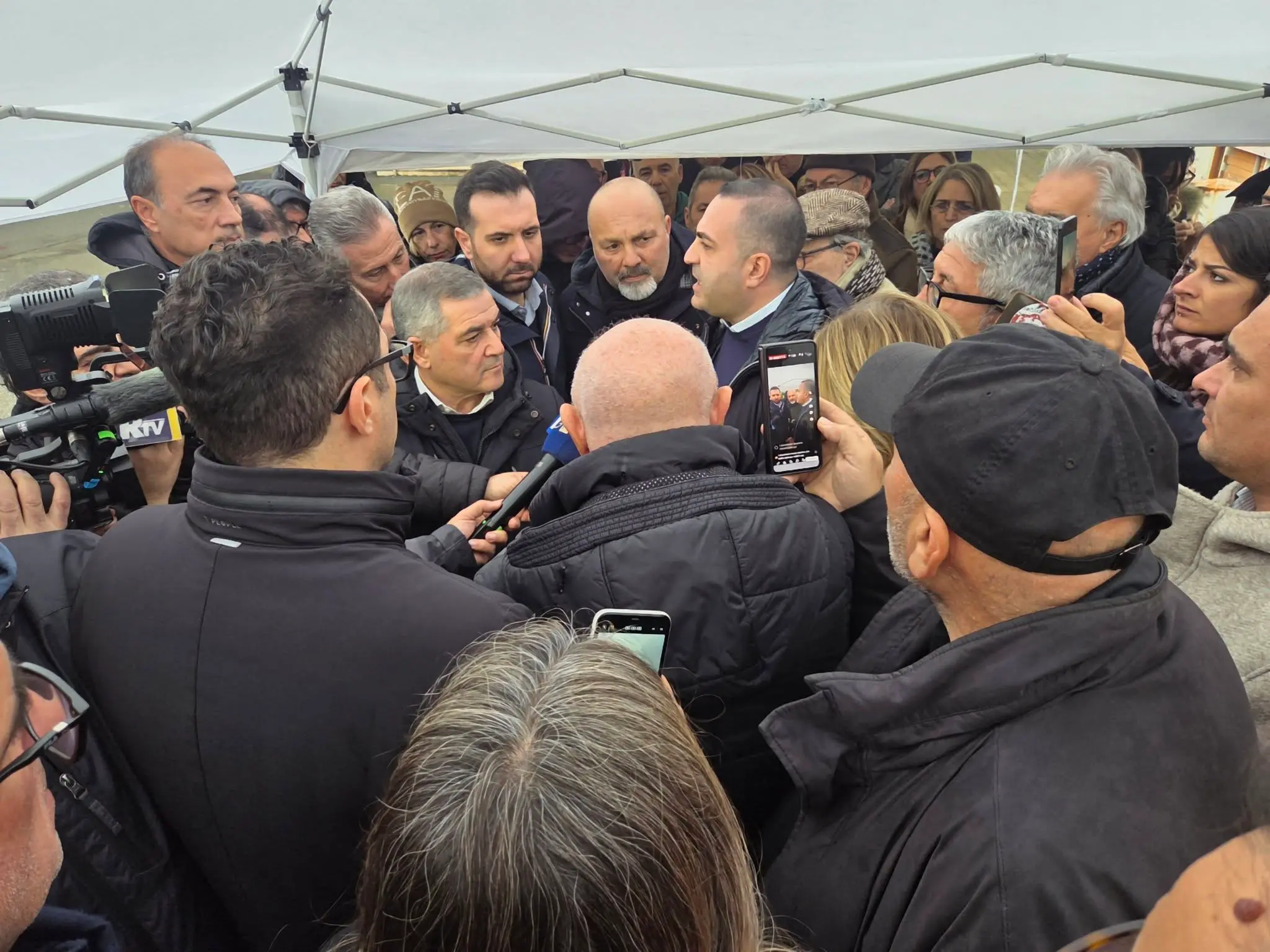 Cannizzaro a Polistena: «Qui per portare una soluzione concreta. Emendamento al Milleproroghe per garantire i medici»