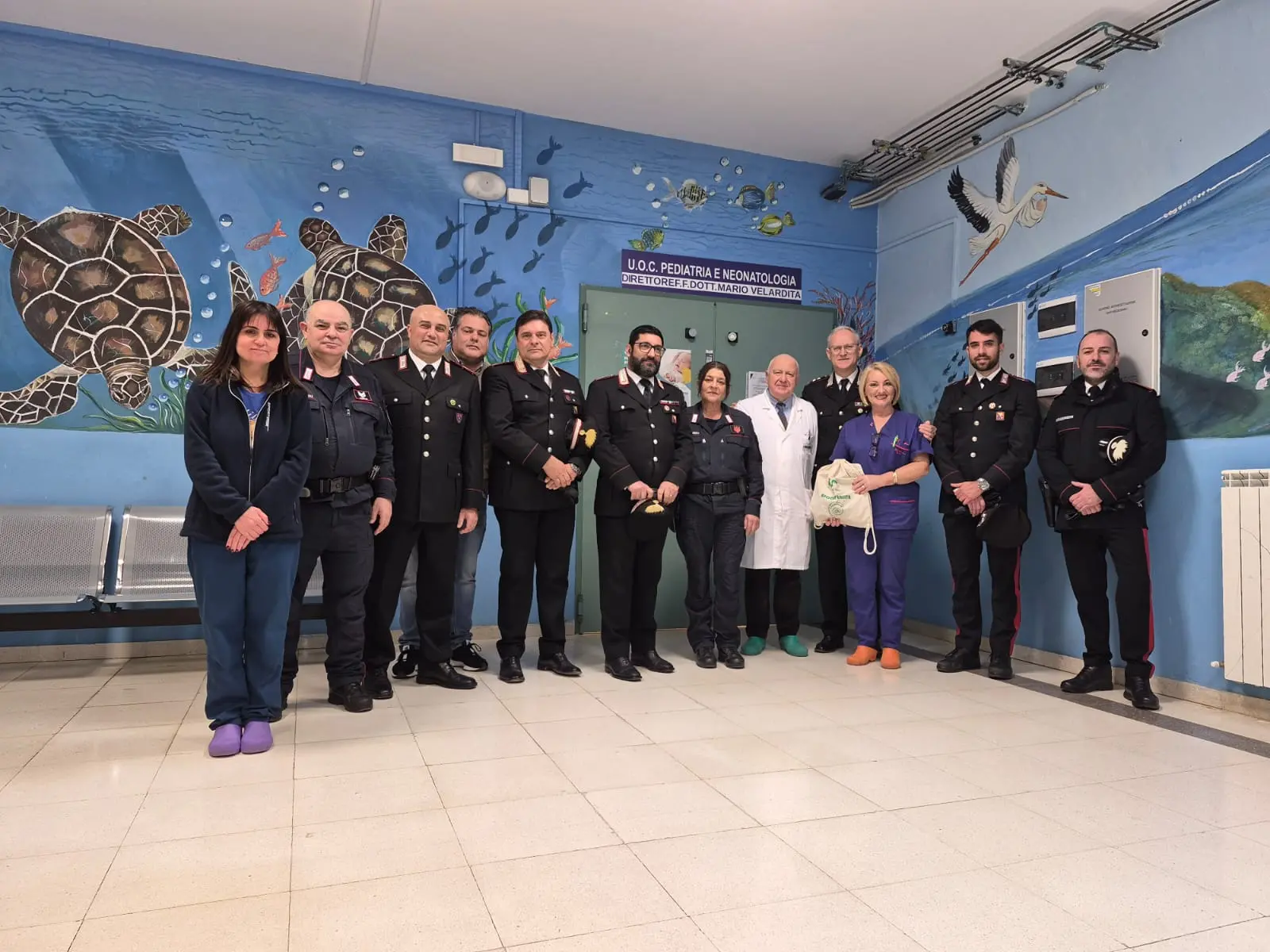 Epifania tra corsie e solidarietà, i Carabinieri Forestali portano speranza e natura negli ospedali pediatrici del Sud\n