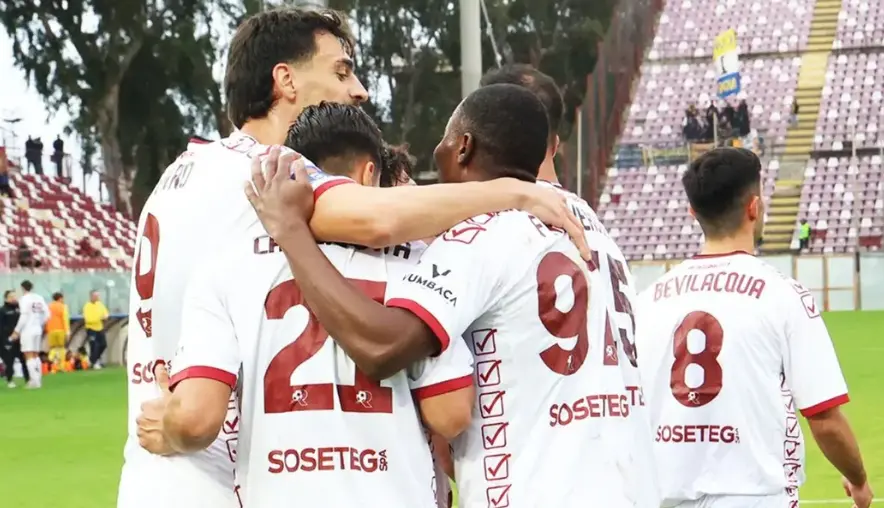 La Reggina prepara il big match di domenica contro la Nissa e attende il rinforzo per l’attacco
