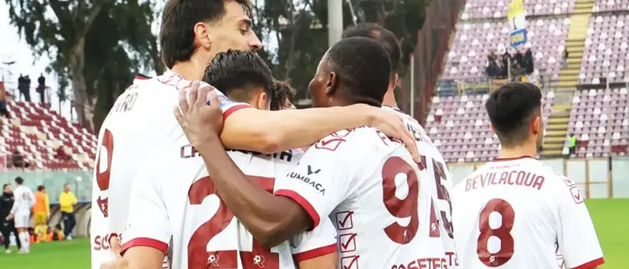 La Reggina prepara il big match di domenica contro la Nissa e attende il rinforzo per l’attacco