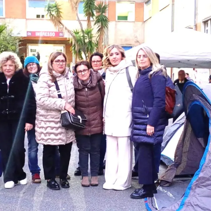 «La promessa di Cannizzaro per ora ci basta». Gli attivisti smontano le tende di protesta all’ospedale di Polistena\n