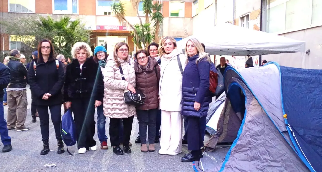«La promessa di Cannizzaro per ora ci basta». Gli attivisti smontano le tende di protesta all’ospedale di Polistena\n