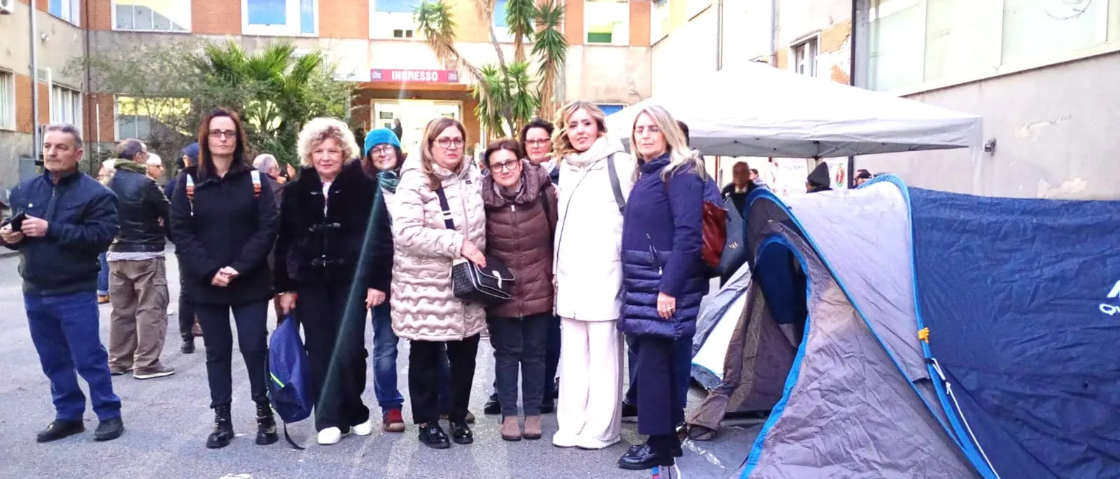 «La promessa di Cannizzaro per ora ci basta». Gli attivisti smontano le tende di protesta all’ospedale di Polistena\n