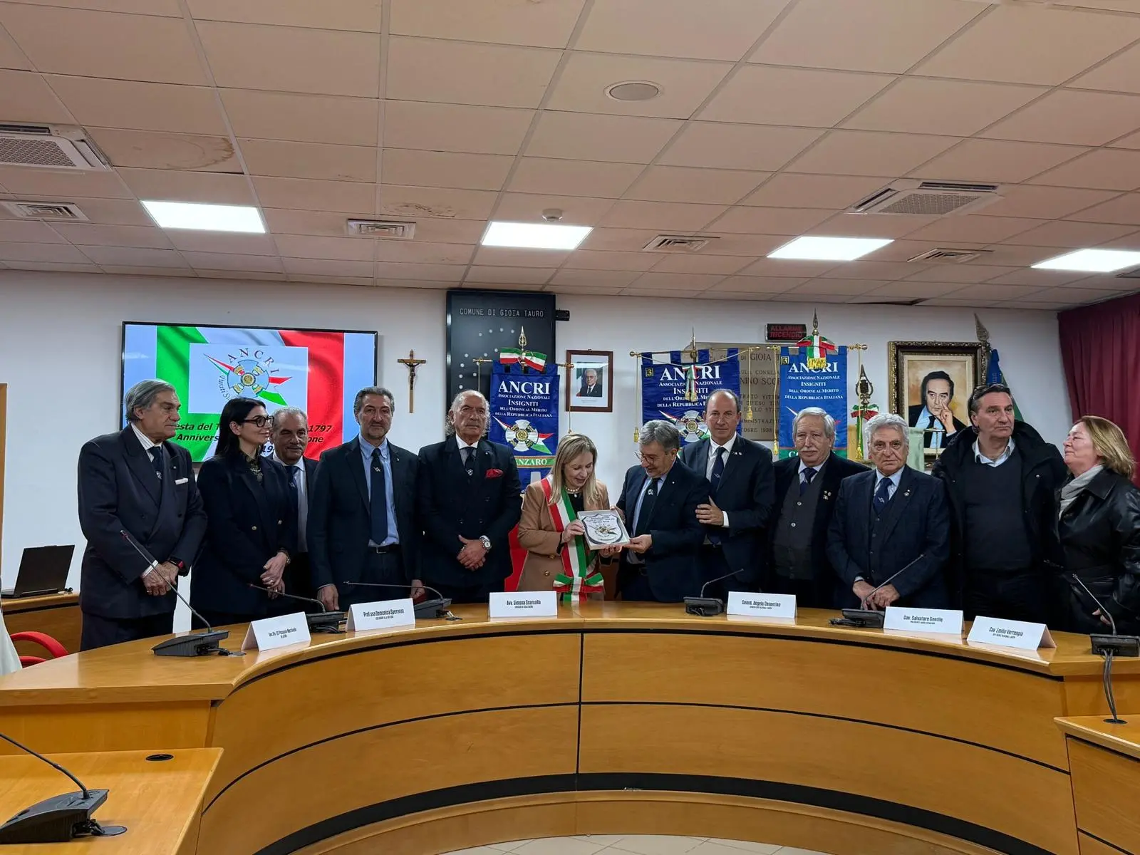 Gioia Tauro celebra la Festa della Bandiera: il Tricolore come simbolo di unità, identità e valore educativo\n