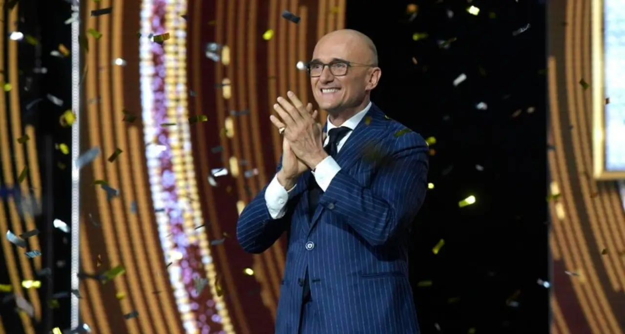 Tre ore sotto interrogatorio, chat al vaglio e accuse respinte: Signorini alza il livello dello scontro contro Corona in Procura\n