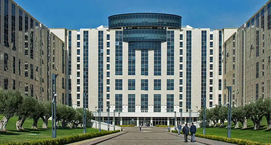 In Calabria che pacchia per i consiglieri regionali. Mini-vitalizio: con 7.200 euro ne guadagnano 20mila