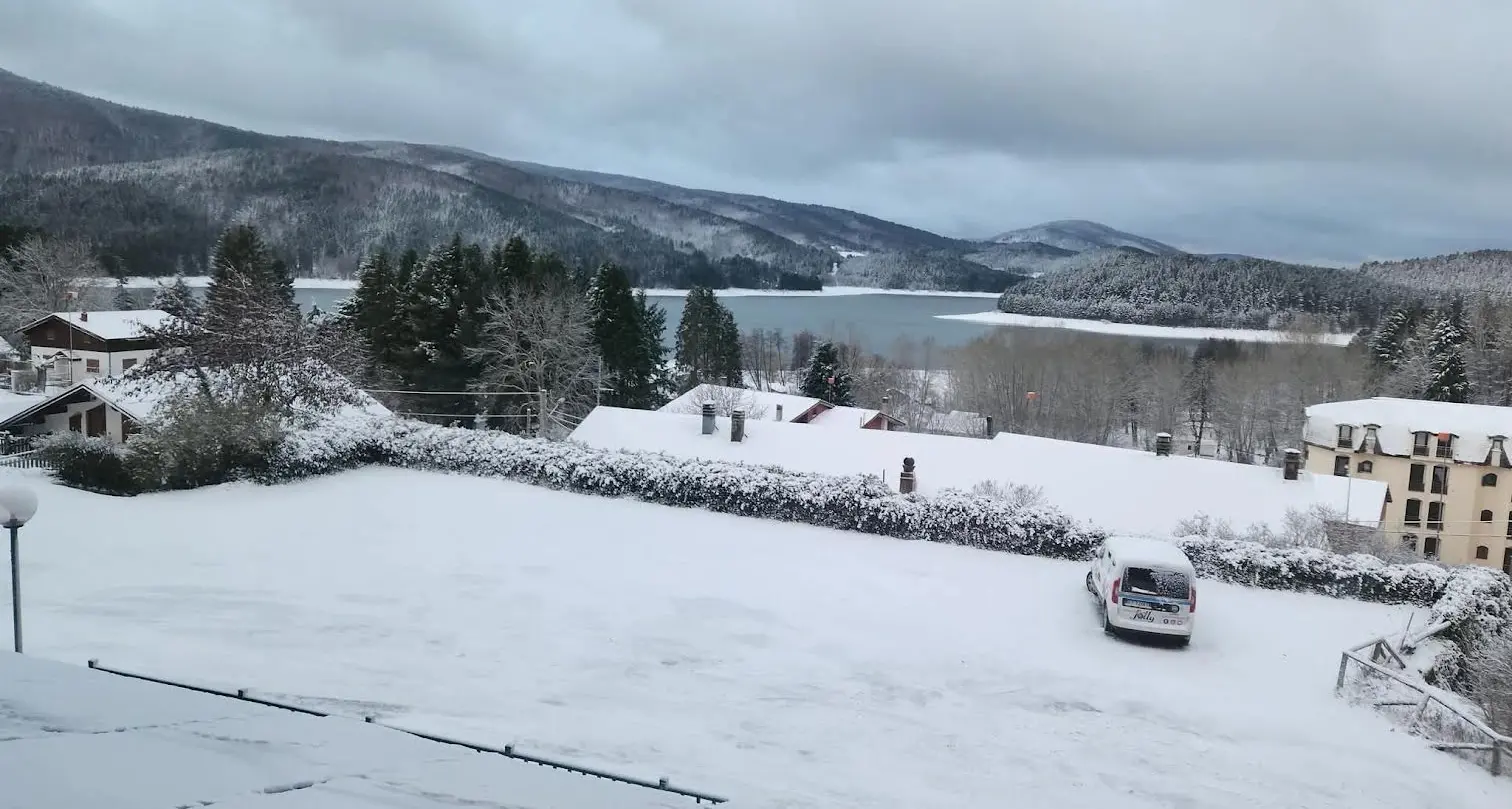 Meteo Cosenza, finalmente la neve su Sila e Pollino. Da sabato si replica\n