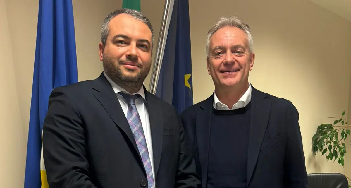 Via all’iter per l’installazione di 54 nuovi totem informativi nelle stazioni calabresi\n