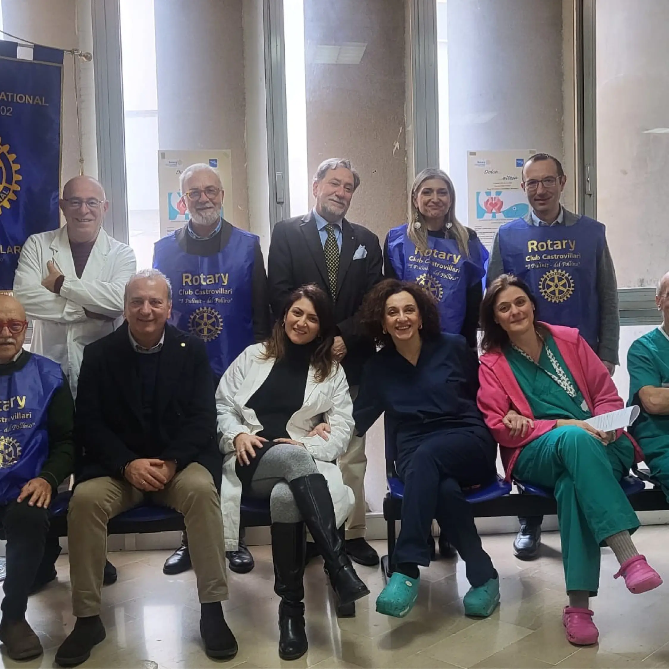 Sanità e solidarietà a Castrovillari: il Rotary dona nuove sedute ai reparti di ostetricia, ginecologia e pediatria\n