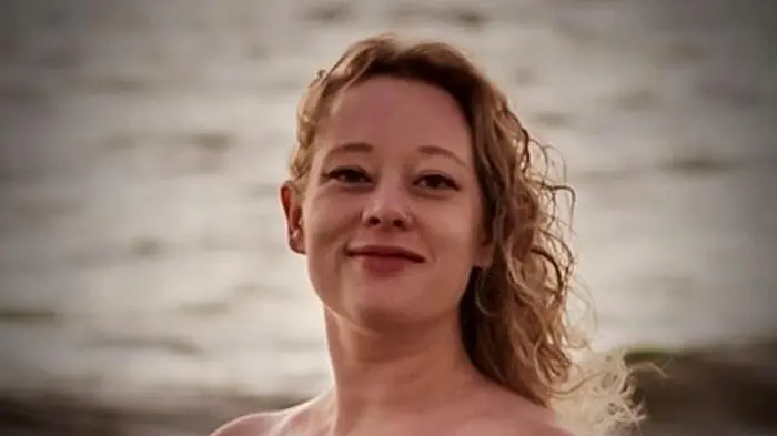 La 37enne Renee Good morta dopo essere stata uccisa con tre colpi di pistola alla testa da un agente dell\\'Ice a Minneapolis. Facebook / Renee Nicole Good + ATTENZIONE LA FOTO NON PUO\\' ESSERE PUBBLICATA O RIPRODOTTA SENZA L\\'AUTORIZZAZIONE DELLA FONTE DI ORIGINE CUI SI RINVIA + NPK , ANSA