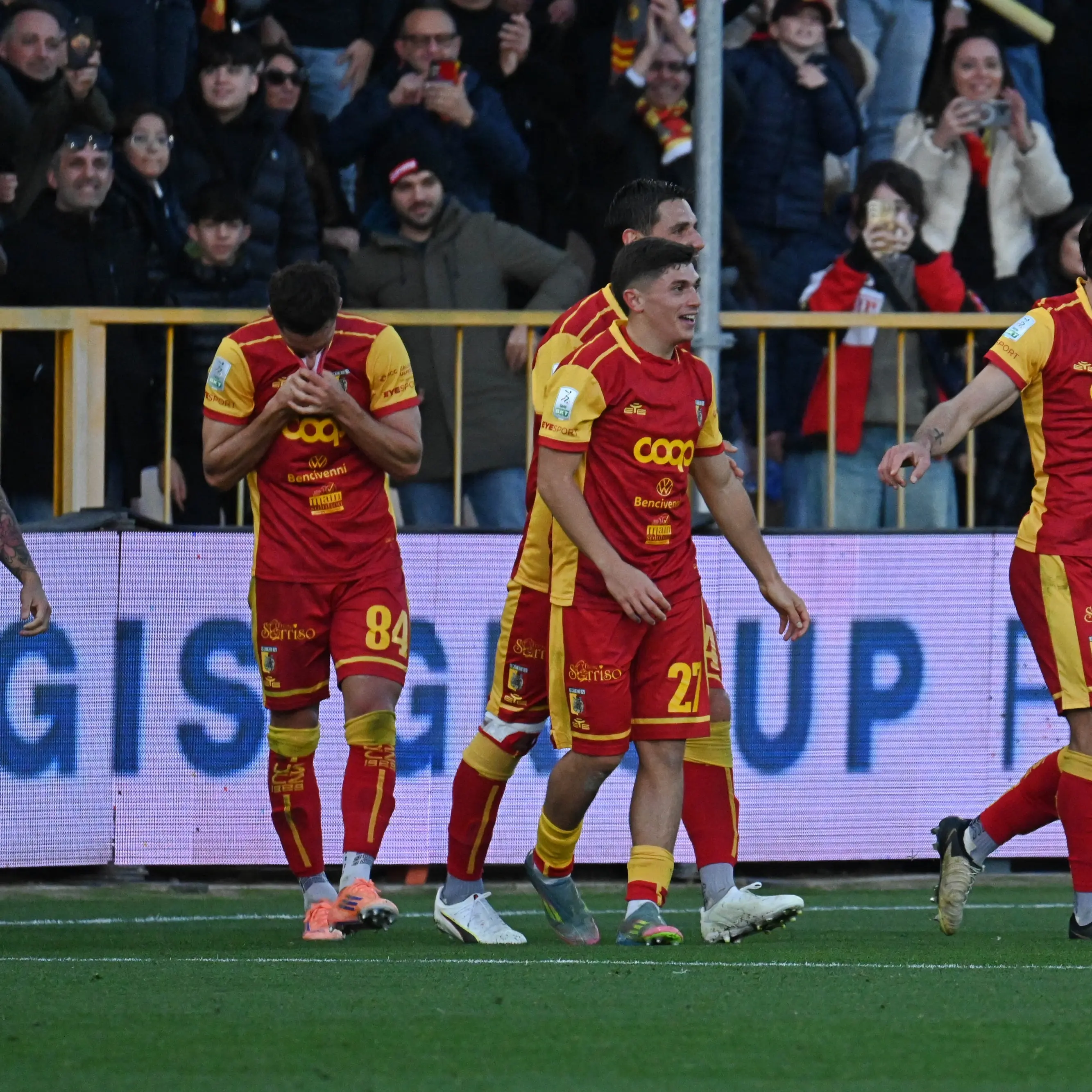 Verso Frosinone-Catanzaro, tra mercato e assenze: banco di prova per Aquilani\n