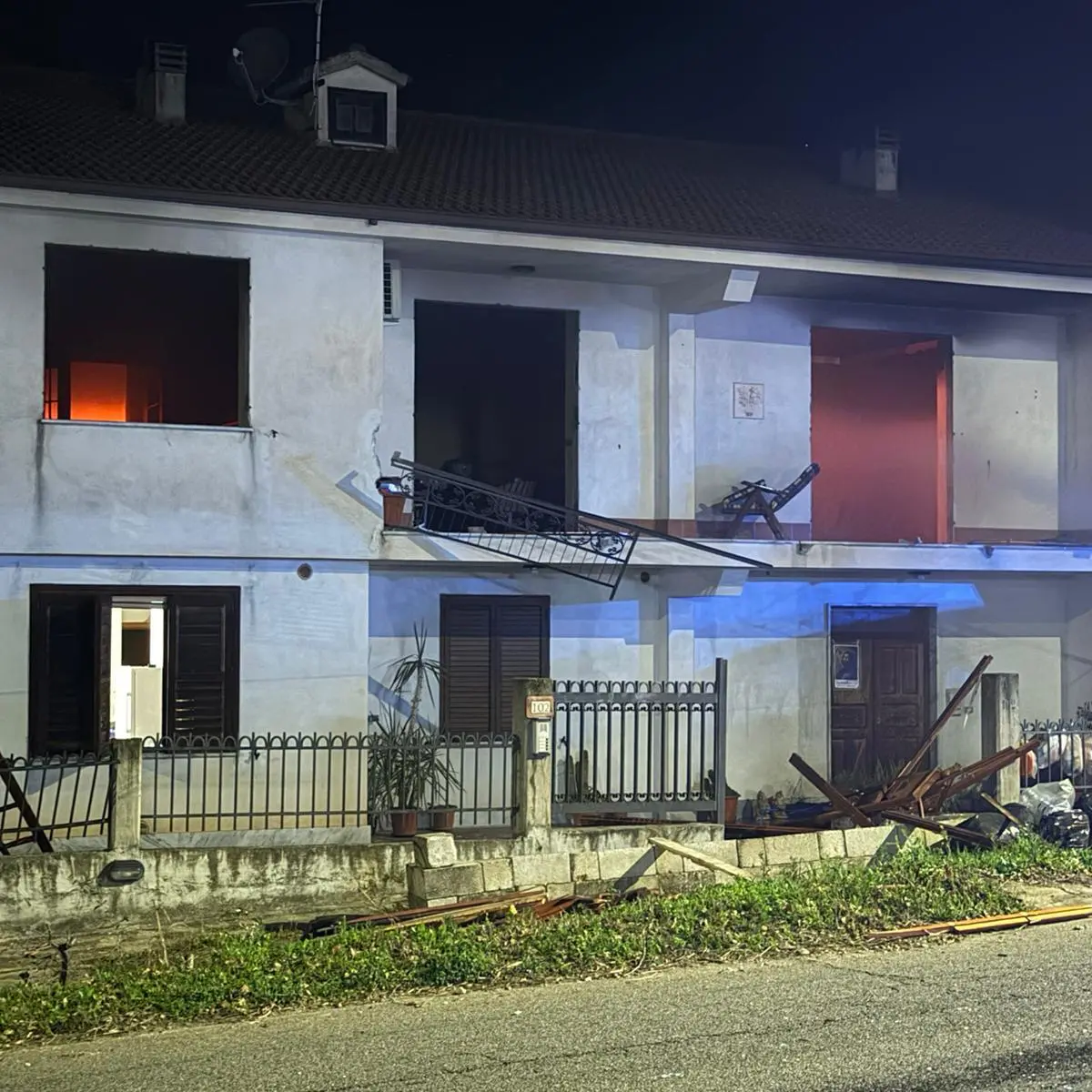 Esplode\u00A0bombola di\u00A0gas in una casa a Bisignano: donna gravemente ferita e trasportata in ospedale a Cosenza