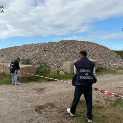 Gestione rifiuti abusiva, sequestrato impianto nel Cosentino. Due denunce\n