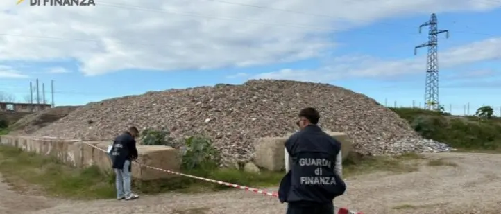 Gestione rifiuti abusiva, sequestrato impianto nel Cosentino. Due denunce\n