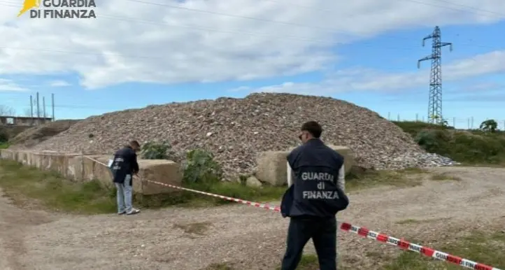 Gestione rifiuti abusiva, sequestrato impianto nel Cosentino. Due denunce\n