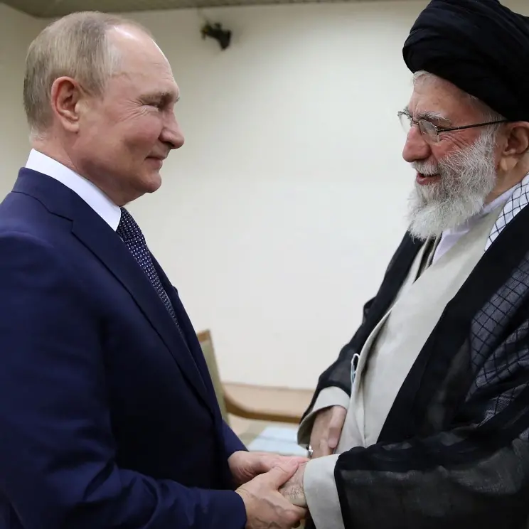 Le proteste in Iran e la protezione di Putin: giorni contati per il regime sanguinario degli ayatollah?\n