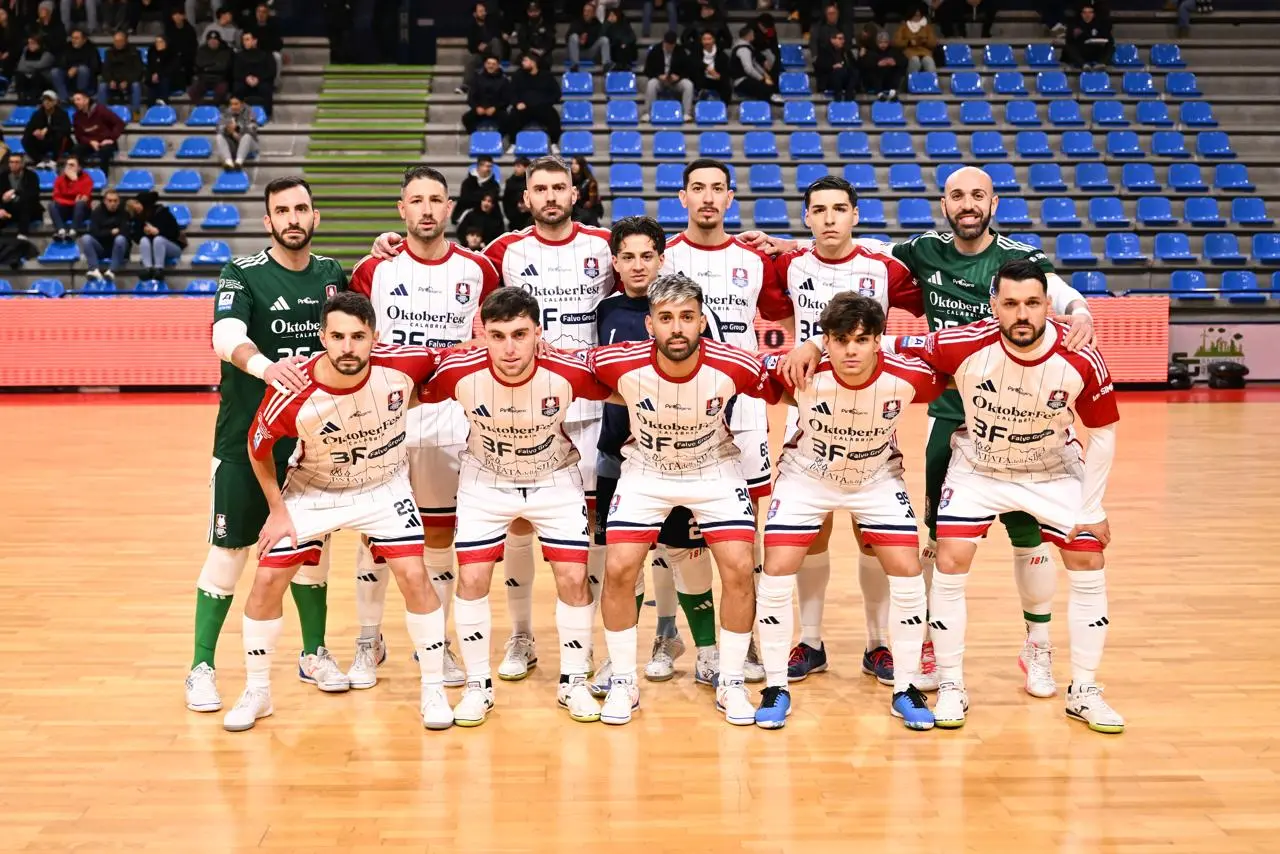 Pirossigeno Cosenza, illusione al PalaCesaroni: l’Ecocity Genzano ribalta e vince 5-2\n