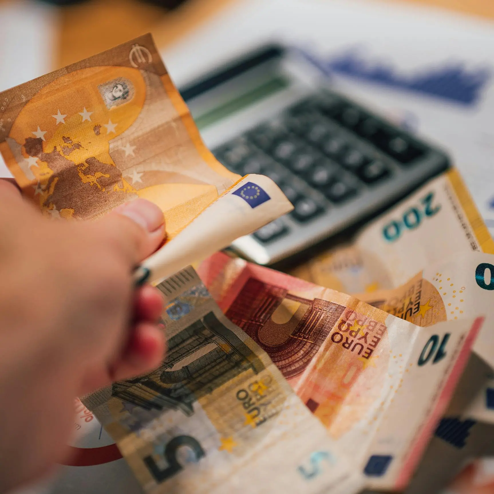 Taglio Irpef: pochi euro in più per famiglie italiane, benefici reali solo per i contribuenti più ricchi