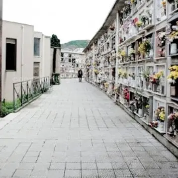 Un impianto crematorio anche a Reggio Calabria, la giunta dichiara il “pubblico interesse” per un progetto che sorgerà a Condera\n