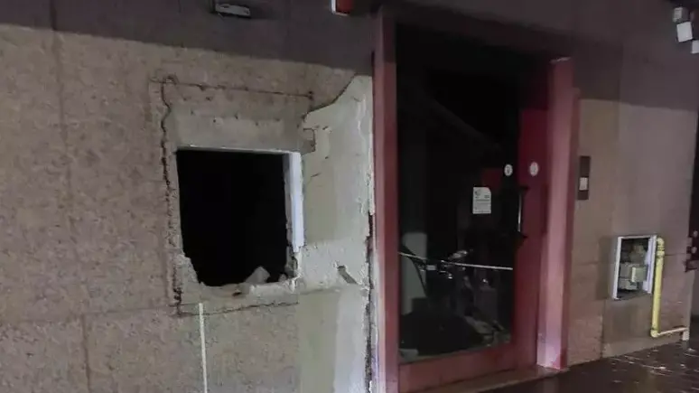 Nuovo assalto nella notte con esplosivo al bancomat, presa di mira la filiale di\u00A0Decollatura: portati via 200mila euro\n
