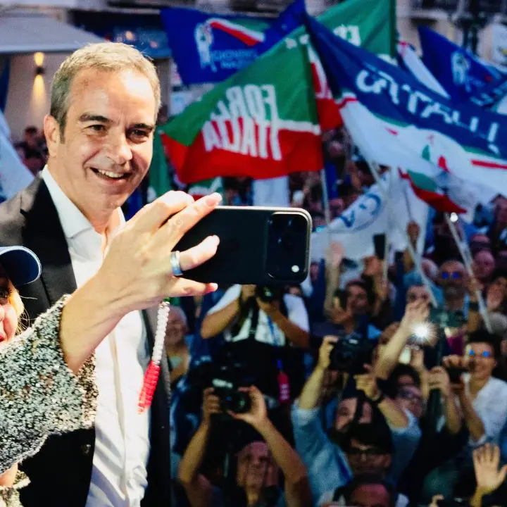 Forza Italia, Meloni elogia Tajani e gela Occhiuto: «Antonio ha fatto un lavoro meraviglioso»