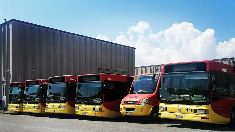 Nuova procedura per abbonamenti strisce blu: superata necessità di esporre tagliando