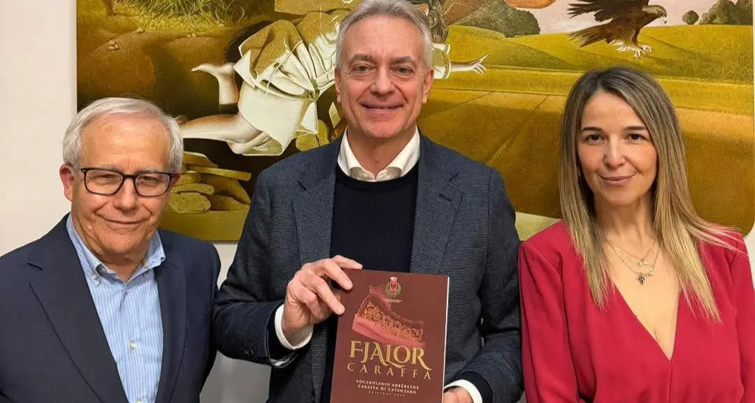 L’Arbëria riscopre le sue radici: presentato a Caraffa un vocabolario incentrato sulla parlata ereditata dall’Albania\n