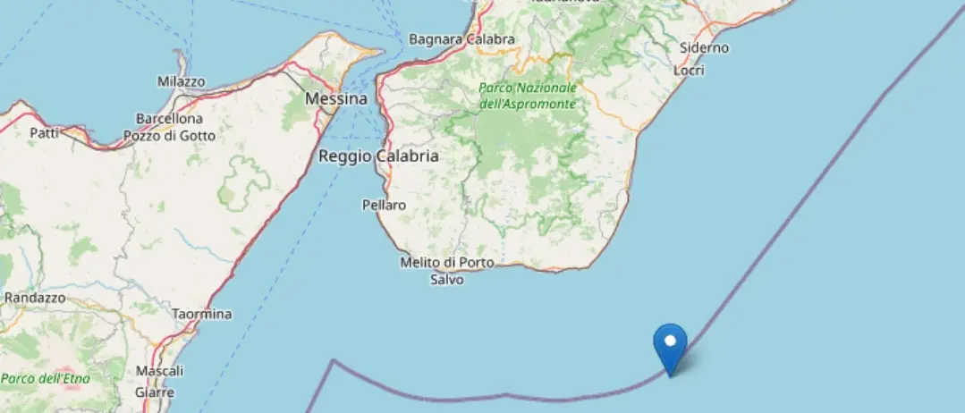 Forte scossa di terremoto di\u00A0magnitudo 5.1 al largo della Calabria:\u00A0circolazione treni sospesa, scuole chiuse nel Reggino\n
