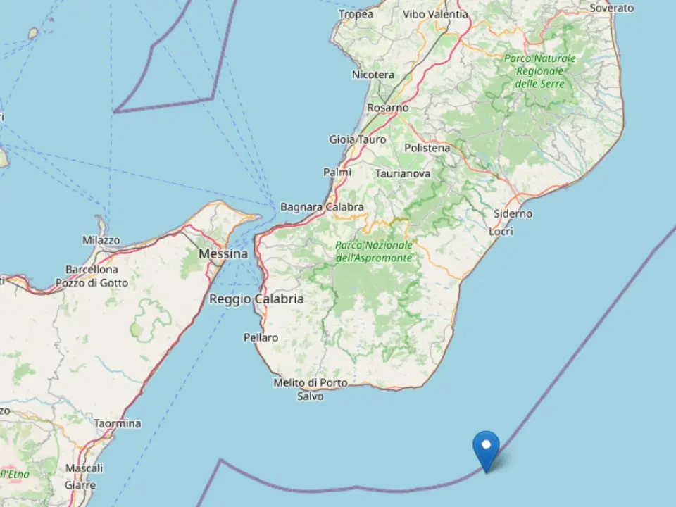 Forte scossa di terremoto di magnitudo 5.1 al largo della Calabria: circolazione treni sospesa, scuole chiuse nel Reggino