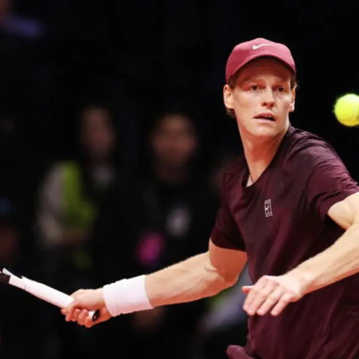 Tennis, Alcaraz vince la \"prima\" del 2026 contro Sinner: allo spagnolo il match esibizione di Seul