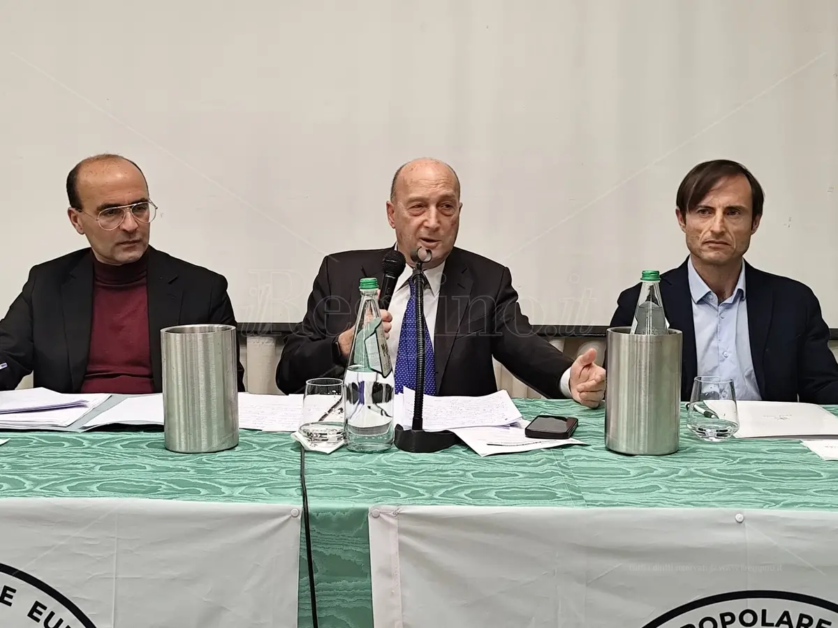 Cardia alla ricerca di «equilibrio e meno estremismi» lascia la Lega e approda a Noi Moderati: «è un ritorno alle radici»\n