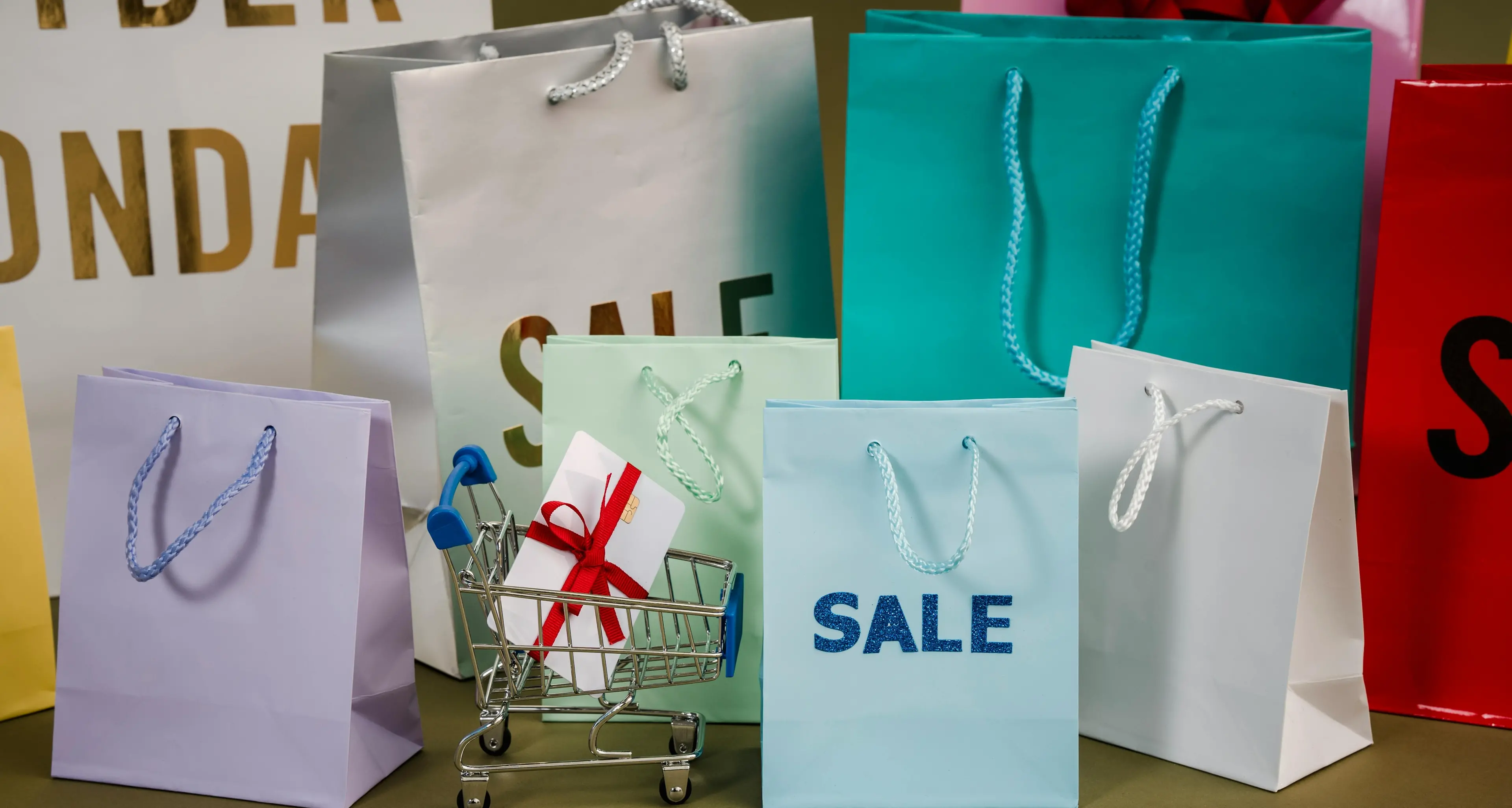 Saldi invernali, consumi in ripresa: vendite in aumento del 6% nei primi giorni del 2026\n