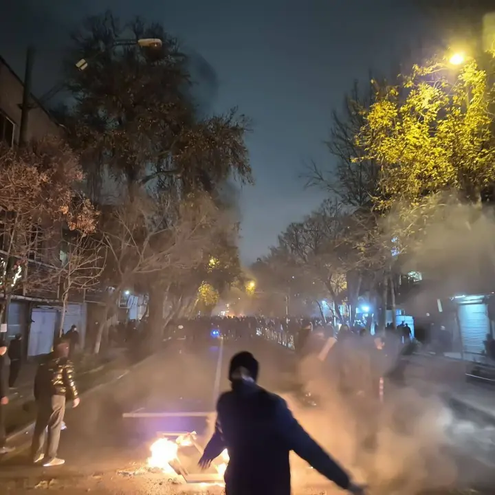 Iran in rivolta da due settimane tra slogan contro Khamenei e repressione, Trump:\u00A0«Non escludo un intervento»\n