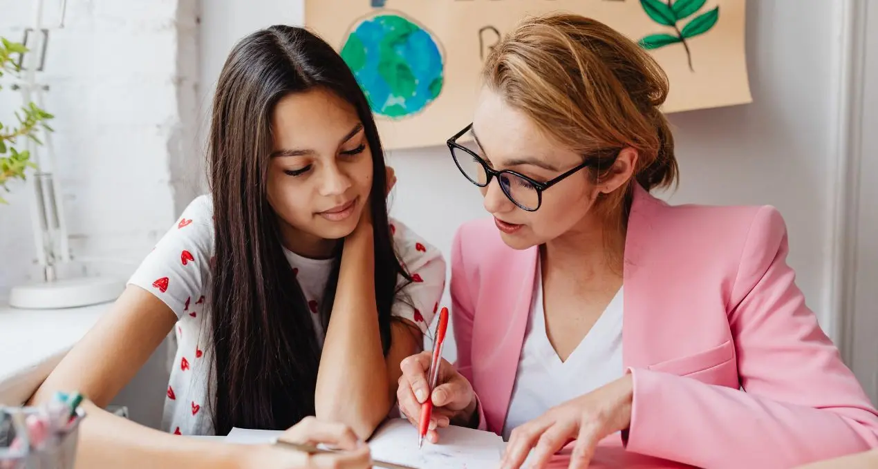 Mancano supplenti, dirigenti e addetti ai lavori lanciano l’allarme: «Sistema al limite»\n
