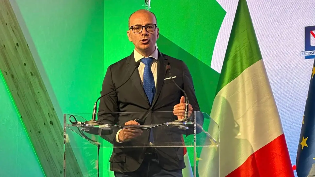 Calabria batte Stati Uniti, il prof Abenavoli spiega perché la Dieta mediterranea è più salutare della piramide alimentare Usa\n