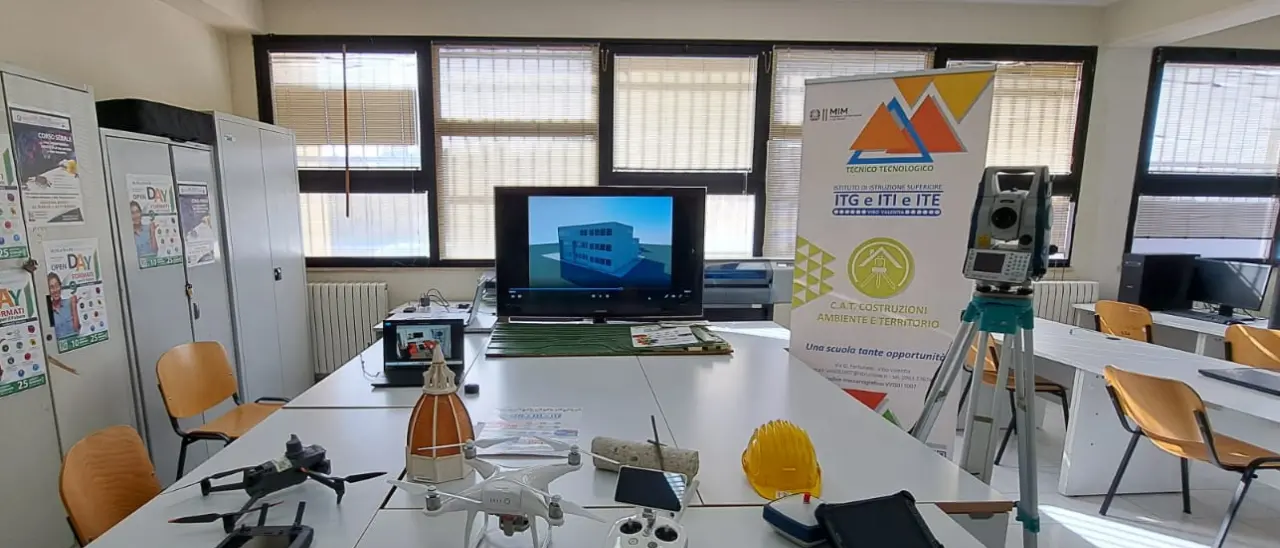 Scuola e futuro: al Polo tecnologico di Vibo nuovi percorsi 4+2 tra progettazione 3D, Ai e formazione sul campo\n